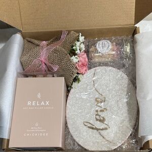 Chickidee Relax Candle Luxury and Love Gift Set